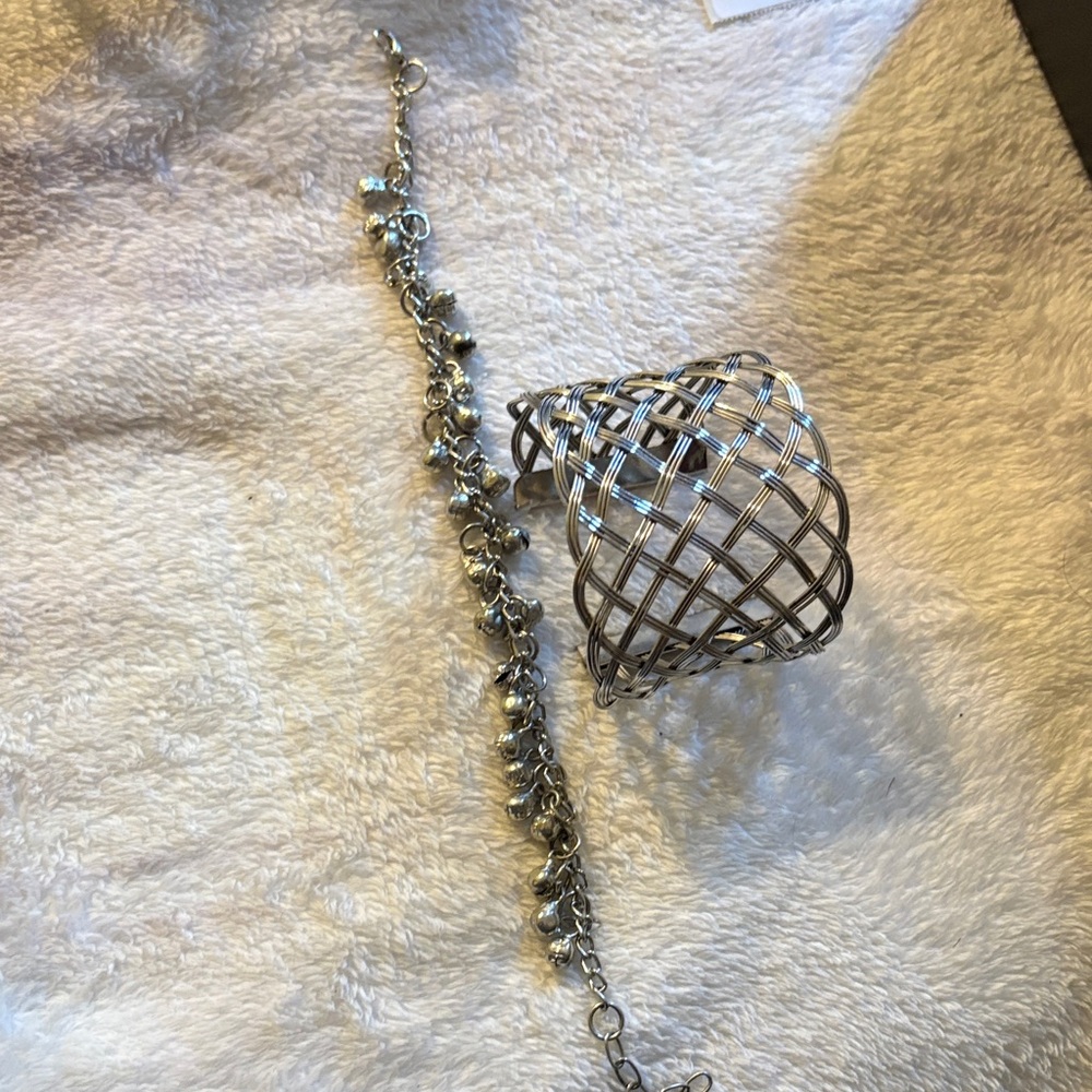 Elegant Silver Bracelet and Cuff Set